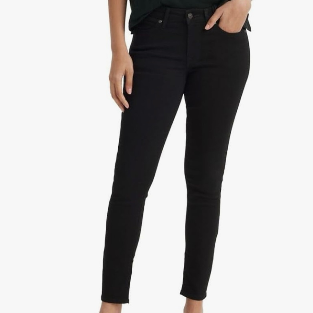 Levi’s Black Skinny Jeans